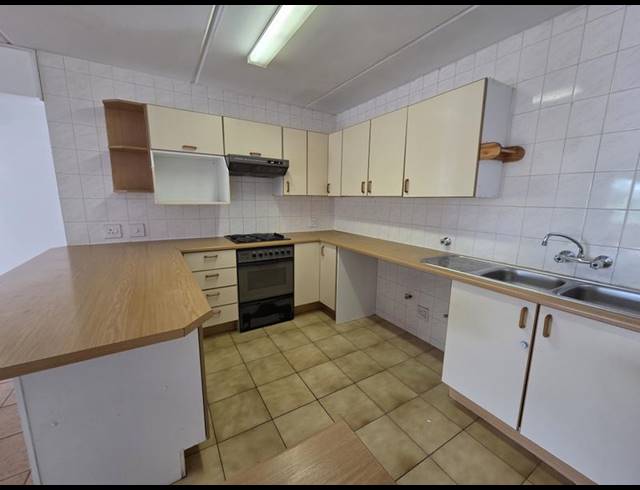 3 BEDROOM TOWNHOUSE FOR SALE IN MARAIS STEYN PARK